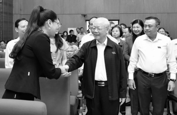 Hiển thị chi tiết cho Một ngôi sao sáng, mãi không bao giờ tắt Hình ảnh cho bài viết Một ngôi sao sáng, mãi không bao giờ tắt