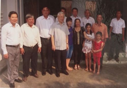 media.category.imagealternatetextformat