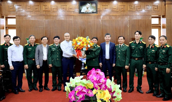 Hiển thị chi tiết cho Tiếp tục đẩy mạnh phong trào Thi đua Quyết thắng, xây dựng LLVT tỉnh vững mạnh toàn diện “mẫu mực, tiêu biểu” Hình ảnh cho bài viết Tiếp tục đẩy mạnh phong trào Thi đua Quyết thắng, xây dựng LLVT tỉnh vững mạnh toàn diện “mẫu mực, tiêu biểu”