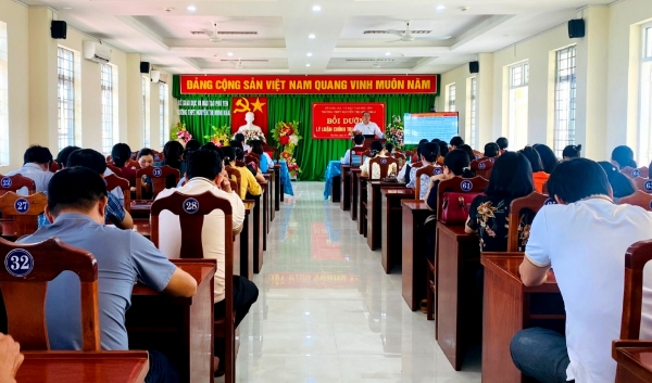 Hiển thị chi tiết cho Tây Hoà: Mở 14 lớp bồi dưỡng chính trị hè năm 2024 cho các trường học trên địa bàn huyện Hình ảnh cho bài viết Tây Hoà: Mở 14 lớp bồi dưỡng chính trị hè năm 2024 cho các trường học trên địa bàn huyện