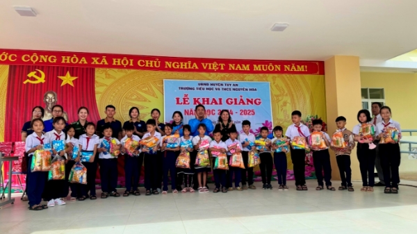 Hiển thị chi tiết cho Phối hợp tổ chức chương trình "Yêu thương vùng cao" tại xã An Lĩnh, huyện Tuy An Hình ảnh cho bài viết Phối hợp tổ chức chương trình "Yêu thương vùng cao" tại xã An Lĩnh, huyện Tuy An