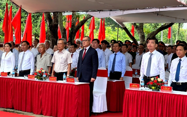 Hiển thị chi tiết cho Phú Yên: Tổ chức dâng hương kỷ niệm 94 năm ngày thành lập Chi bộ Đảng Cộng sản đầu tiên Hình ảnh cho bài viết Phú Yên: Tổ chức dâng hương kỷ niệm 94 năm ngày thành lập Chi bộ Đảng Cộng sản đầu tiên