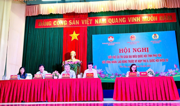 Hình ảnh cho bài viết Đoàn ĐBQH tỉnh tiếp xúc cử tri công nhân, lao động tỉnh