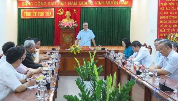 Hình ảnh cho bài viết Thường trực Tỉnh ủy gặp mặt Đoàn đại biểu tỉnh Phú Yên dự Đại hội đại biểu toàn quốc MTTQ Việt Nam lần thứ X, nhiệm kỳ 2024-2029