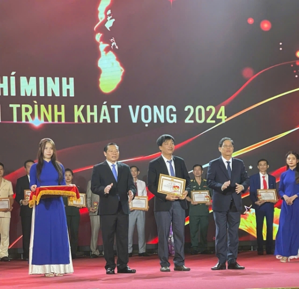 Hình ảnh cho bài viết Tôn vinh điển hình học tập và làm theo tư tưởng, đạo đức, phong cách Hồ Chí Minh khu vực miền Trung - Tây Nguyên