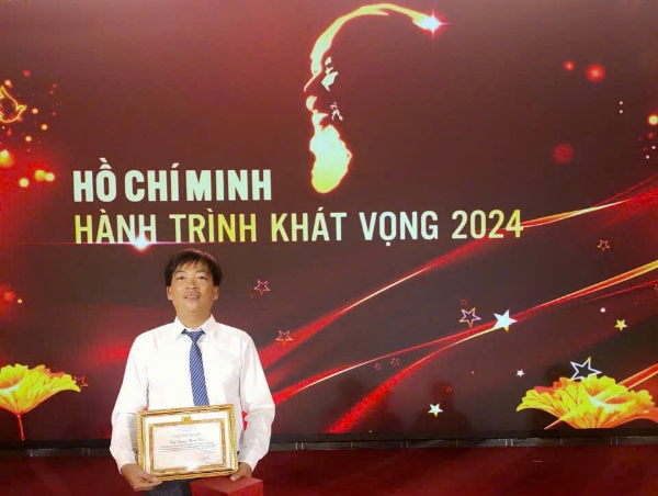 Hình ảnh cho bài viết Thủ tướng khen thưởng tập thể, cá nhân điển hình trong học tập và làm theo tư tưởng, đạo đức, phong cách Hồ Chí Minh năm 2024