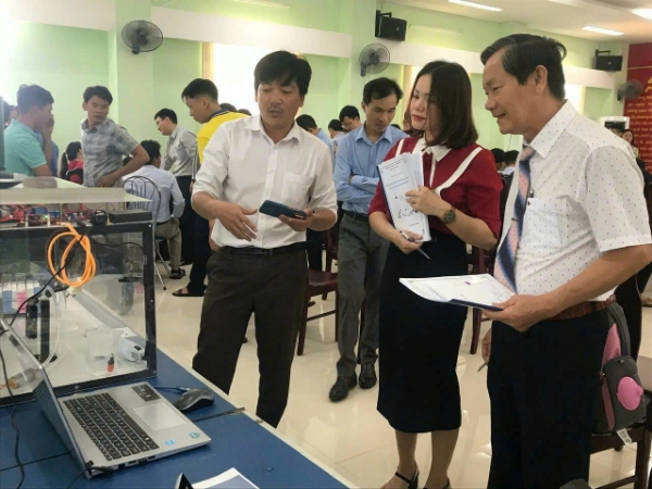 Hình ảnh cho bài viết Người thầy đam mê nghiên cứu khoa học kỹ thuật