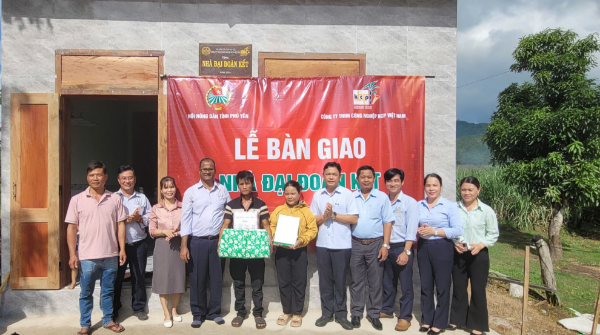 Hình ảnh cho bài viết Hội Nông dân tỉnh phối hợp trao nhà Đại đoàn kết cho hộ nông dân nghèo tại xã Sơn Phước, huyện Sơn Hòa