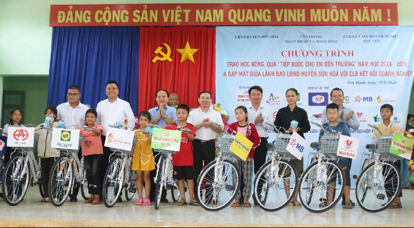 Hình ảnh cho bài viết Đảng ủy Văn phòng Đoàn ĐBQH và HĐND tỉnh: Hiệu quả từ mô hình học tập và làm theo Bác Hồ 