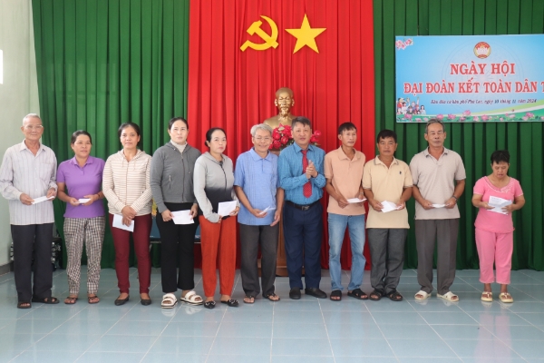 Hình ảnh cho bài viết Đông Hòa: 49 Khu dân cư tổ chức Ngày hội Đại đoàn kết dân tộc năm 2024