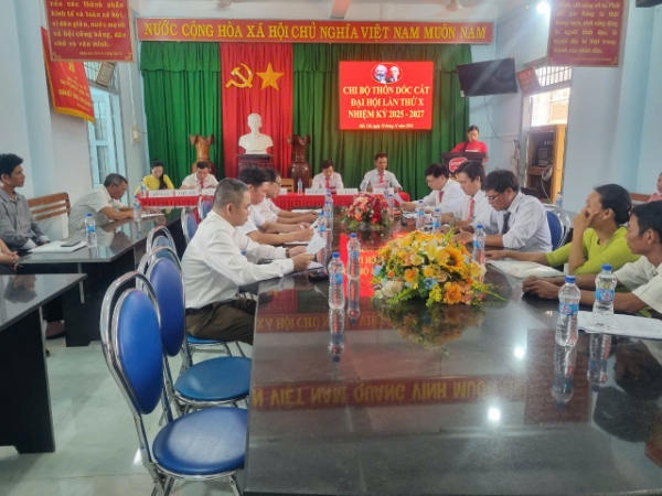 Hình ảnh cho bài viết Đại hội điểm Chi bộ thôn Dốc Cát, xã Sơn Hà, nhiệm kỳ 2025 – 2027