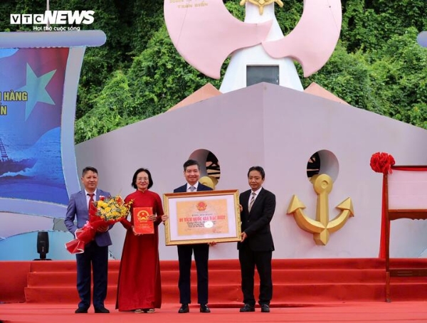 Hình ảnh cho bài viết Phú Yên nhận Bằng xếp hạng Di tích quốc gia đặc biệt Đường Hồ Chí Minh trên biển