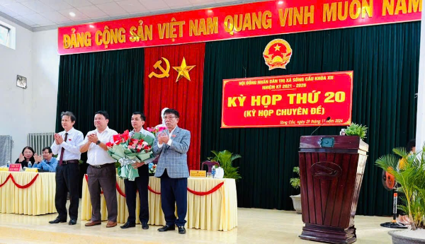 Hiển thị chi tiết cho Sông Cầu: Bầu bổ sung chức danh Phó Chủ tịch Ủy ban nhân dân thị xã, nhiệm kỳ 2021-2026. Hình ảnh cho bài viết Sông Cầu: Bầu bổ sung chức danh Phó Chủ tịch Ủy ban nhân dân thị xã, nhiệm kỳ 2021-2026.