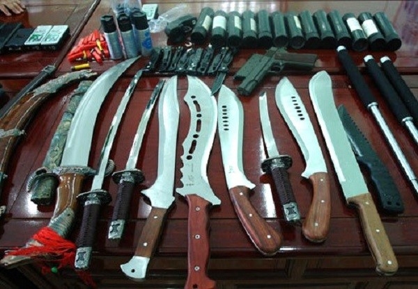 Hình ảnh cho bài viết Tăng cường phòng ngừa, đấu tranh đối với tội phạm, vi phạm pháp luật về vũ khí, vật liệu nổ, công cụ hỗ trợ và pháo, bảo đảm an ninh trật tự Tết Nguyên đán Ất Tỵ 2025.