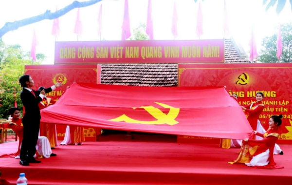 Hình ảnh cho bài viết Dựa vào dân để xây dựng Đảng theo tư tưởng Hồ Chí Minh