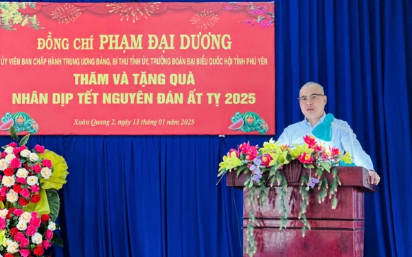 Hình ảnh cho bài viết Bí thư Tỉnh ủy Phạm Đại Dương thăm, tặng quà tết tại huyện Đồng Xuân