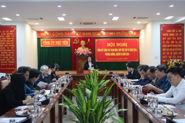 Hình ảnh cho bài viết Ban Thường vụ Tỉnh ủy tổ chức Hội nghị tổng kết công tác tham mưu, giúp việc cấp ủy năm 2024 và triển khai nhiệm vụ năm 2025