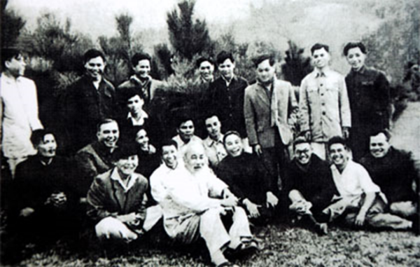 Hình ảnh cho bài viết Dấu ấn Bác Hồ với Xuân Ất Tỵ 1965