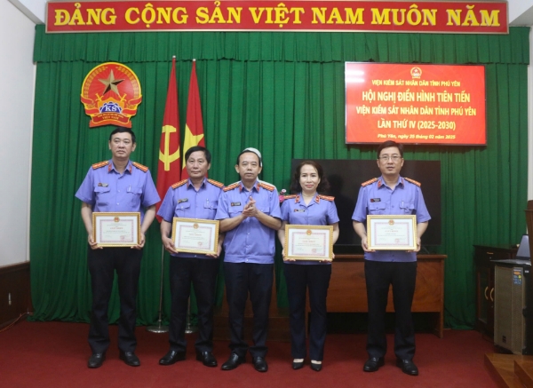 Hiển thị chi tiết cho Viện KSND tỉnh Phú Yên tổ chức hội nghị điển hình tiên tiến lần thứ IV (2025-2030) Hình ảnh cho bài viết Viện KSND tỉnh Phú Yên tổ chức hội nghị điển hình tiên tiến lần thứ IV (2025-2030)