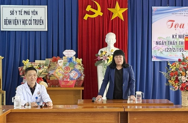 Hình ảnh cho bài viết Phó Chủ tịch UBND tỉnh Hồ Thị Nguyên Thảo thăm, chúc mừng Ngày Thầy Thuốc Việt Nam