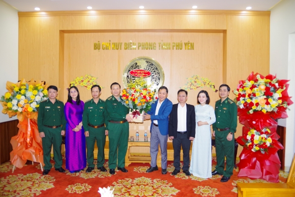 Hình ảnh cho bài viết Lãnh đạo Ban Tuyên giáo và Dân vận tỉnh uỷ thăm, chúc mừng ngày truyền thống BĐBP Phú Yên 3/3