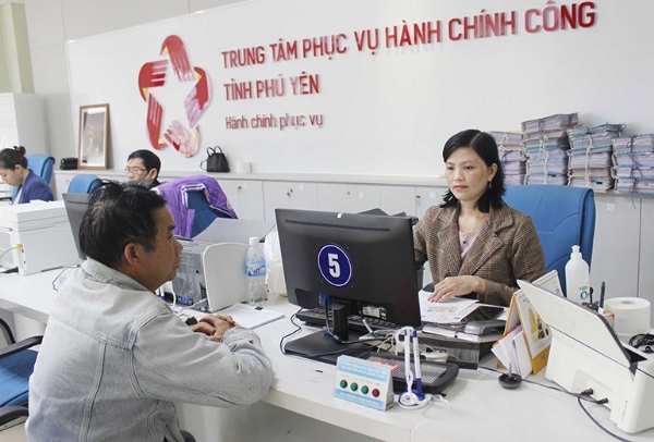 Hình ảnh cho bài viết Tạo điều kiện thuận lợi cho người dân, doanh nghiệp thực hiện thủ tục hành chính (TTHC) khi sắp xếp, tinh gọn tổ chức bộ máy trên địa bàn tỉnh Phú Yên