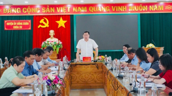 Hình ảnh cho bài viết Ủy ban MTTQ tỉnh kiểm tra việc thực hiện xóa nhà tạm, nhà dột nát tại huyện Đồng Xuân