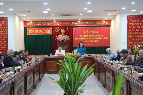 Hình ảnh cho bài viết Gặp mặt các đồng chí nguyên lãnh đạo tỉnh qua các thời kỳ