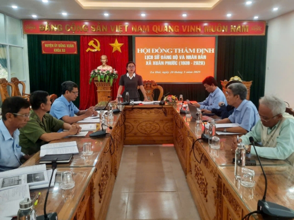 Hình ảnh cho bài viết Đồng Xuân hoàn thành biên soạn lịch sử Đảng bộ cấp xã