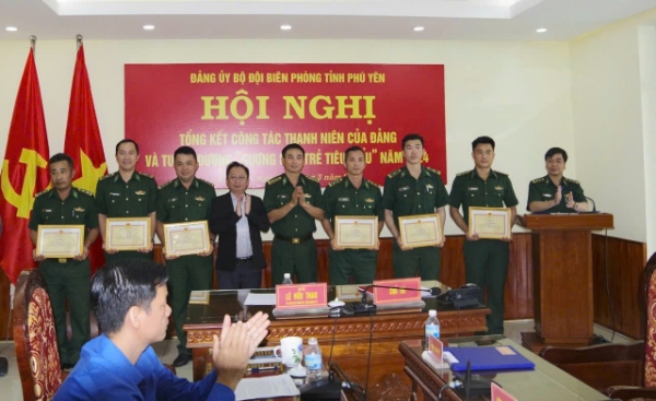 Hình ảnh cho bài viết BĐBP Phú Yên tổng kết công tác thanh niên của Đảng và tuyên dương "Gương mặt trẻ tiêu biểu" năm 2024