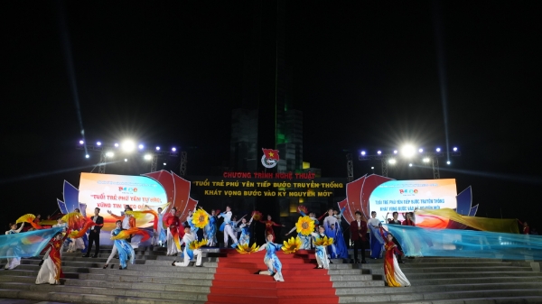 Hình ảnh cho bài viết Sôi động Chương trình nghệ thuật “Tuổi trẻ Phú Yên tiếp bước truyền thống - khát vọng bước vào kỷ nguyên mới”