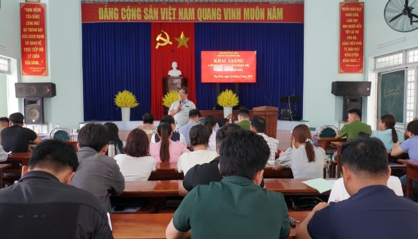 Hình ảnh cho bài viết Đi lên chủ nghĩa xã hội - con đường tất yếu của cách mạng Việt Nam