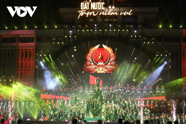 Hình ảnh cho bài viết Tổng Bí thư Tô Lâm dự Chương trình nghệ thuật “Đất nước trọn niềm vui”