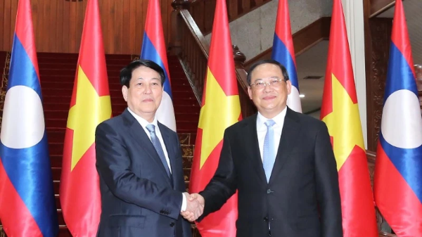 Hình ảnh cho bài viết Chủ tịch nước Lương Cường hội kiến Thủ tướng Lào Sonexay Siphandone