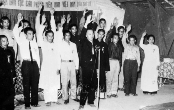 Hiển thị chi tiết cho Tăng cường liên minh công-nông-trí theo tư tưởng Hồ Chí Minh Hình ảnh cho bài viết Tăng cường liên minh công-nông-trí theo tư tưởng Hồ Chí Minh