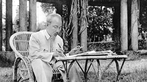 Hiển thị chi tiết cho Tấm gương luôn chăm lo nâng cao dân trí, bồi dưỡng nhân tài Hình ảnh cho bài viết Tấm gương luôn chăm lo nâng cao dân trí, bồi dưỡng nhân tài