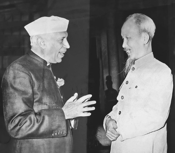 Hiển thị chi tiết cho TƯ TƯỞNG HỒ CHÍ MINH - NGỌN LỬA SOI ĐƯỜNG: THEO DẤU HÀNH TRÌNH VÌ ĐẤT NƯỚC Hình ảnh cho bài viết TƯ TƯỞNG HỒ CHÍ MINH - NGỌN LỬA SOI ĐƯỜNG: THEO DẤU HÀNH TRÌNH VÌ ĐẤT NƯỚC