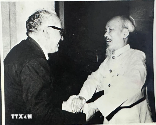 Tổng thống Venezuela ngợi ca di sản của Chủ tịch Hồ Chí Minh