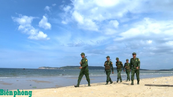 Hiển thị chi tiết cho Ngời sáng nghĩa tình quân dân bên vịnh Xuân Đài Hình ảnh cho bài viết Ngời sáng nghĩa tình quân dân bên vịnh Xuân Đài