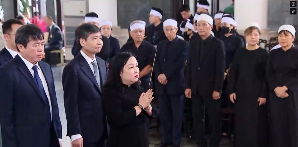 Đoàn đại biểu tỉnh Phú Yên viếng nguyên Chủ tịch nước Trần Đức Lương