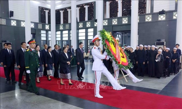 Hình ảnh cho bài viết Đoàn đại biểu cấp cao Đảng Nhân dân Cách mạng Lào viếng nguyên Chủ tịch nước Trần Đức Lương