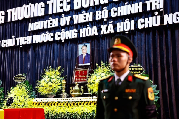 Hình ảnh cho bài viết Hơn 650 đoàn trong nước và quốc tế viếng nguyên Chủ tịch nước Trần Đức Lương