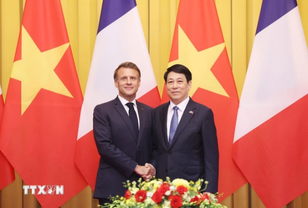 Hình ảnh cho bài viết Chủ tịch nước Lương Cường hội đàm với Tổng thống Pháp Emmanuel Macron