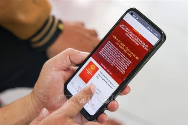 Hình ảnh cho bài viết Hơn 17 triệu người dân tham gia góp ý sửa đổi Hiến pháp 2013 trên ứng dụng VNeID