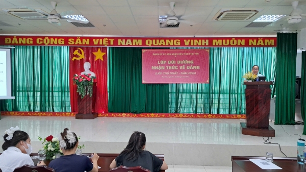 Hình ảnh cho bài viết Đảng ủy UBND tỉnh khai giảng lớp bồi dưỡng nhận thức về Đảng (lớp thứ nhất) năm 2025. 