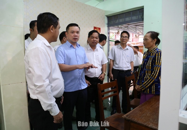 Hiển thị chi tiết cho Phó Bí thư Tỉnh ủy Đỗ Hữu Huy làm việc với 2 xã biên giới Hình ảnh cho bài viết Phó Bí thư Tỉnh ủy Đỗ Hữu Huy làm việc với 2 xã biên giới
